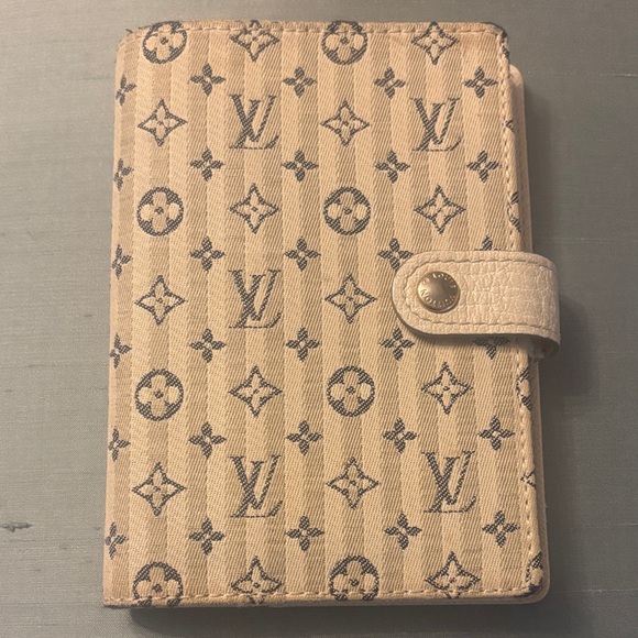 Louis Vuitton PM Agenda - Picture 14 of 14